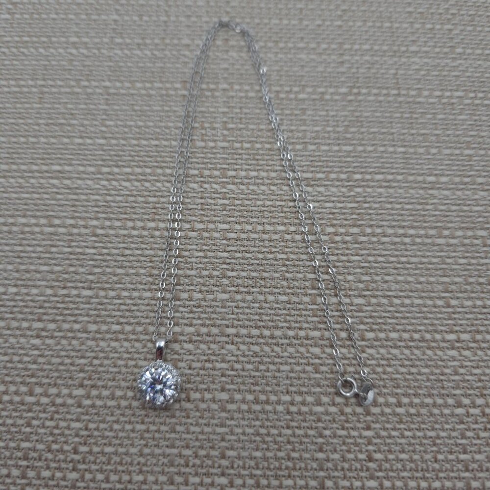 18 Inch Sterling Silver Halo Style Cubic Zirconia Gemstone Necklace A1681